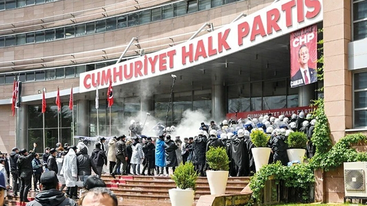 Chp’deki Kriz Dünya Basınında