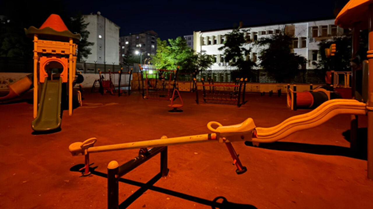 Cocuk Sokagı3