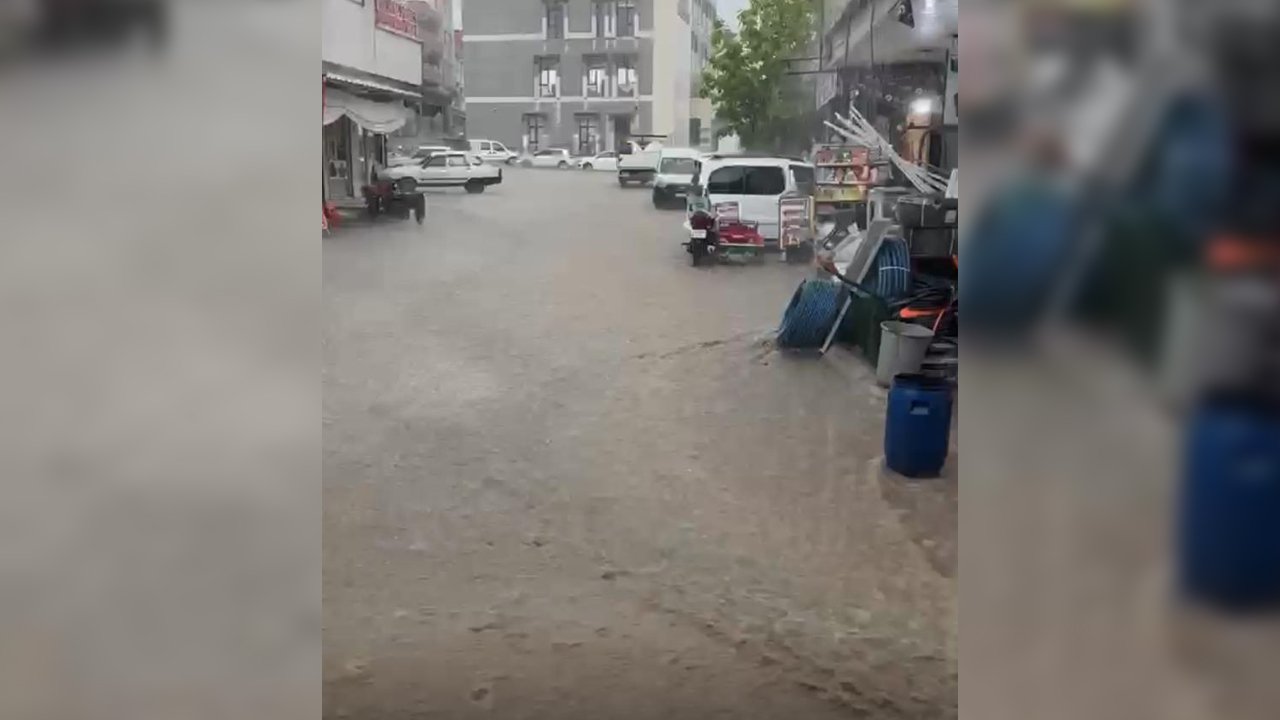 Diyarbakır' Çermik’i Sağanak Vurdu1