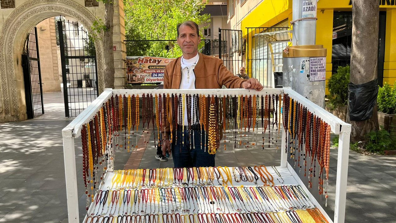 Diyarbakır Sanat Sokağında Bir Kehribar Ustası2