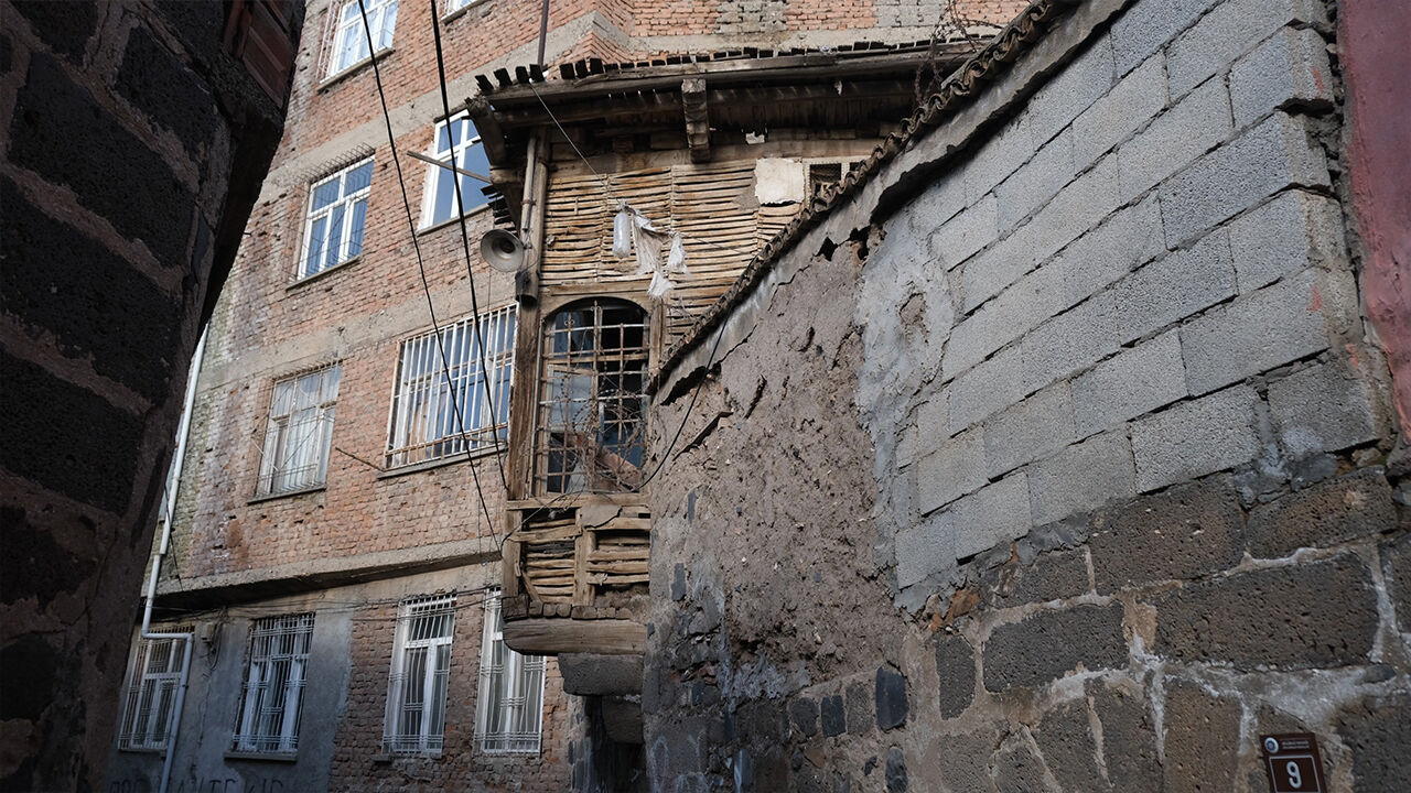Diyarbakır Suriçi’nde Metruk Yapılar Tehlike Saçıyor!10