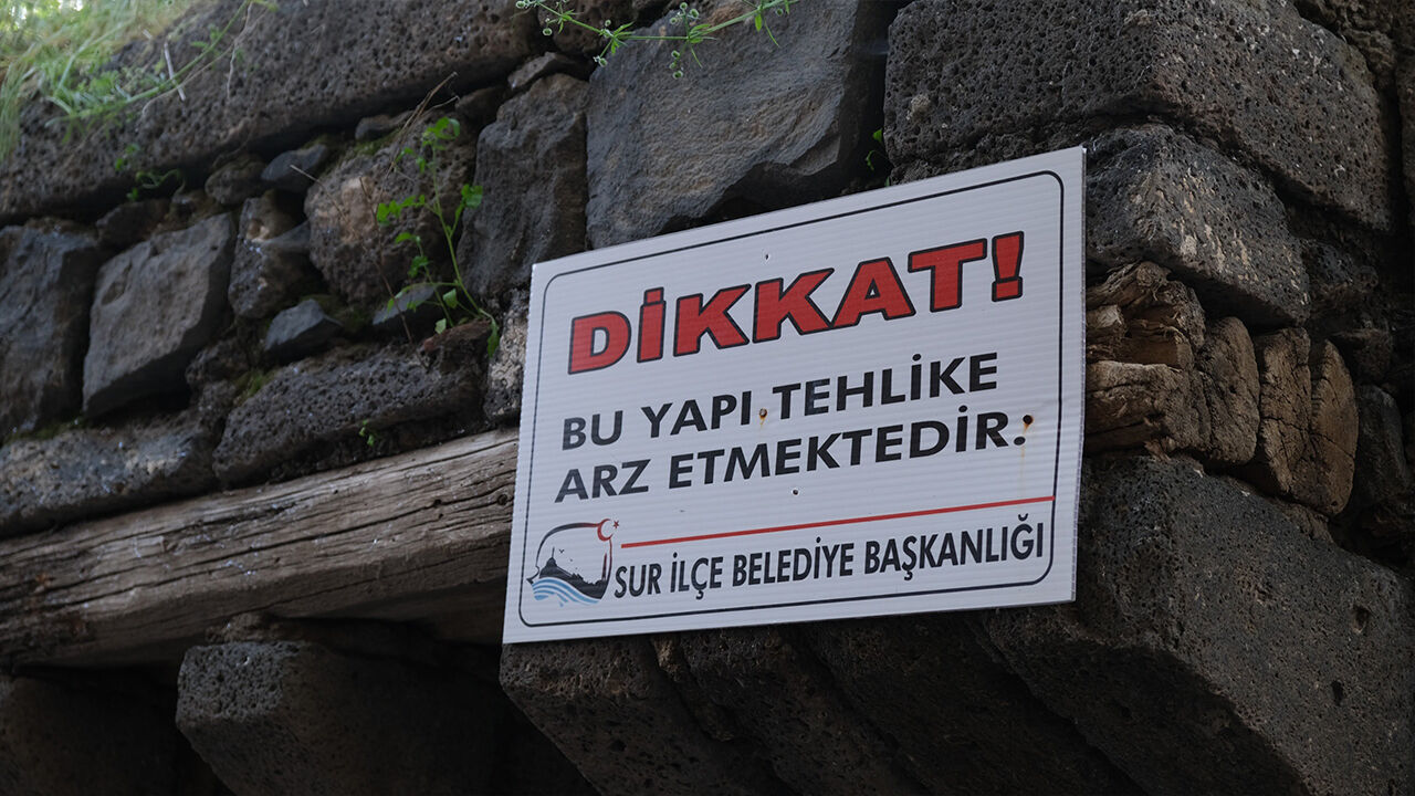 Diyarbakır Suriçi’nde Metruk Yapılar Tehlike Saçıyor!9