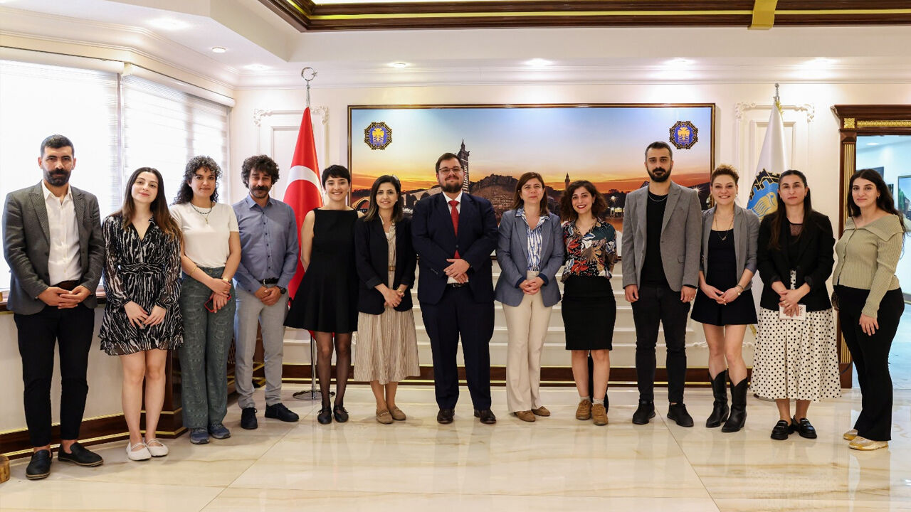 Diyarbakır’da Belediye Gençlik Örgütleriyle Protokol Imzaladı