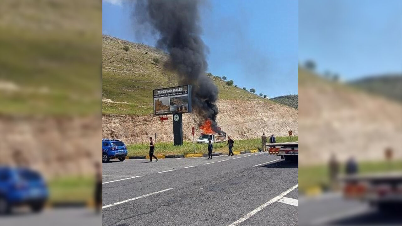 Diyarbakır’da Seyir Halindeki Kamyonet Alev Topuna Döndü2