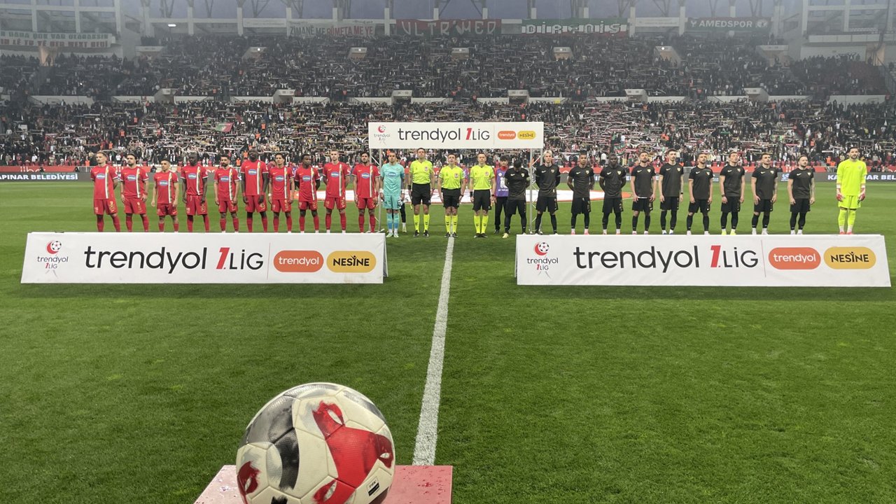 Gaffar Okan'ın Ülkücü Korumasından Amedspor Çıkışı2