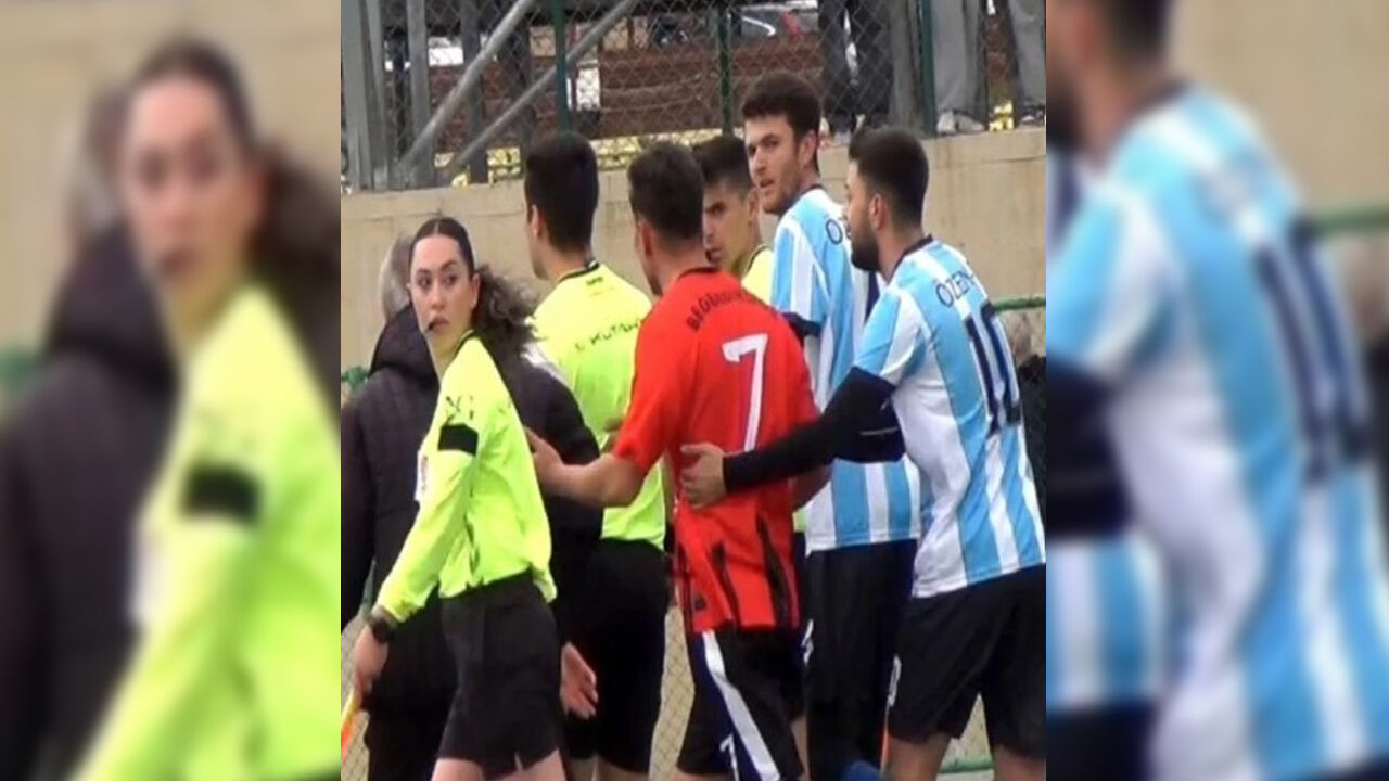 Hakeme yumruk atan futbolcu gözaltına alındı