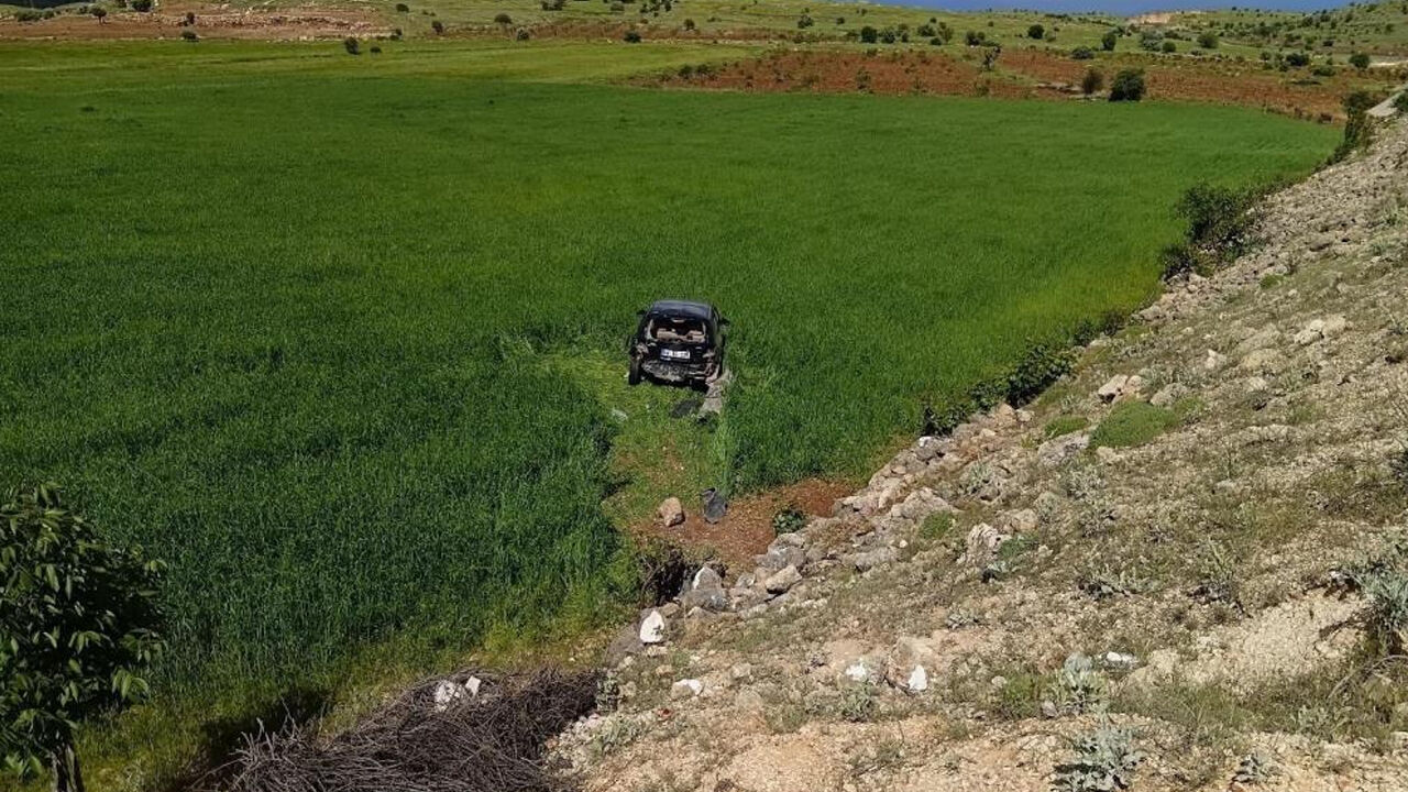 Mardin'de Iki Otomobil Çarpışt