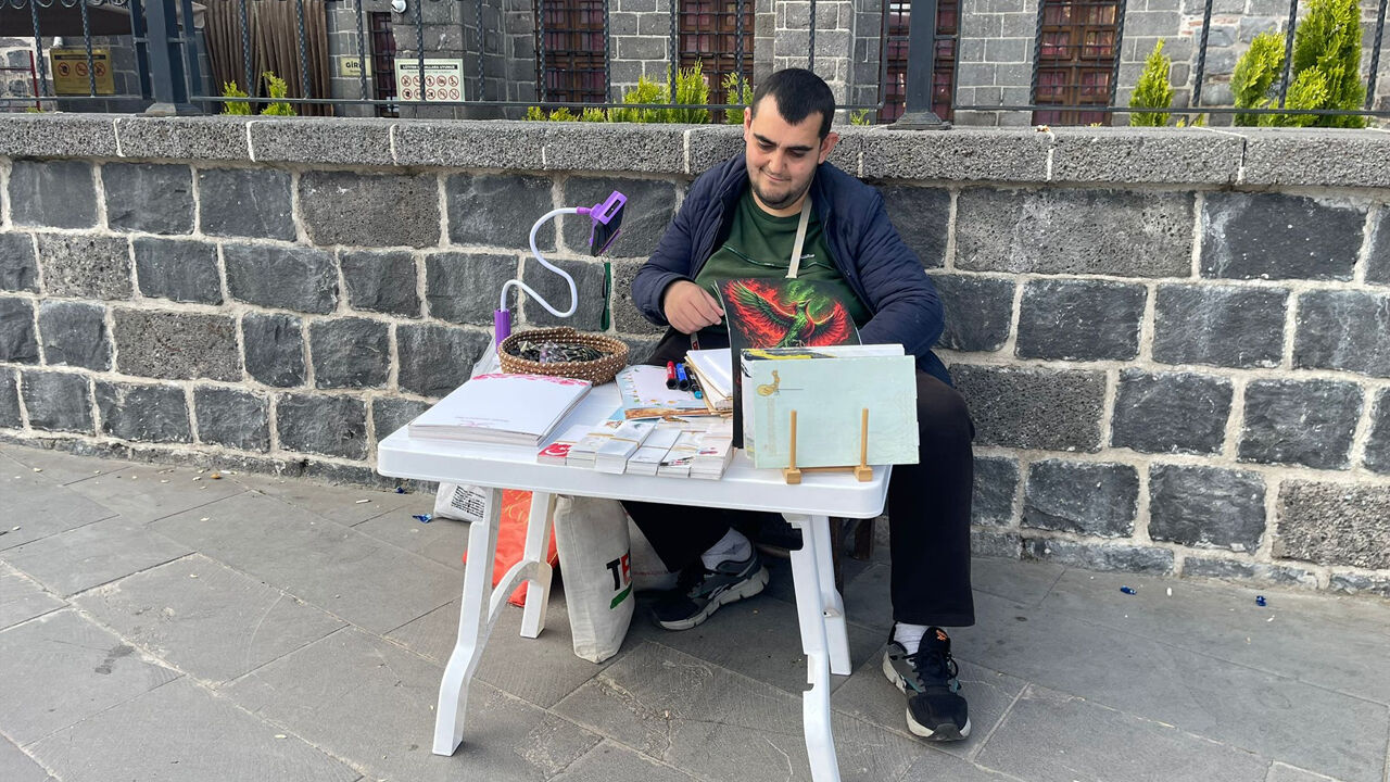 Sur’un Kalbinde Sanatını Konuşturan Genç2