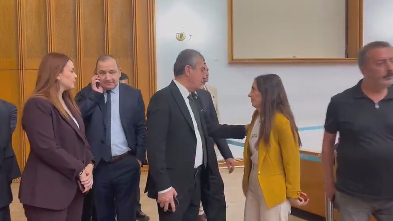 Chp Grup Toplantısı Öncesi Tbmm’de Kılıçdaroğlu Ile Özel Taraftarları Arasında Gerginlik3