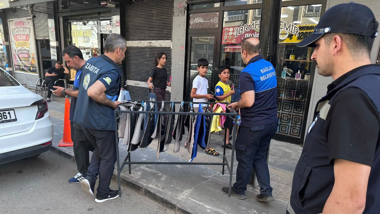 Diyarbakır Bağlar’da Kaldırım Ve Yaya Yollarına Sıkı Denetim2