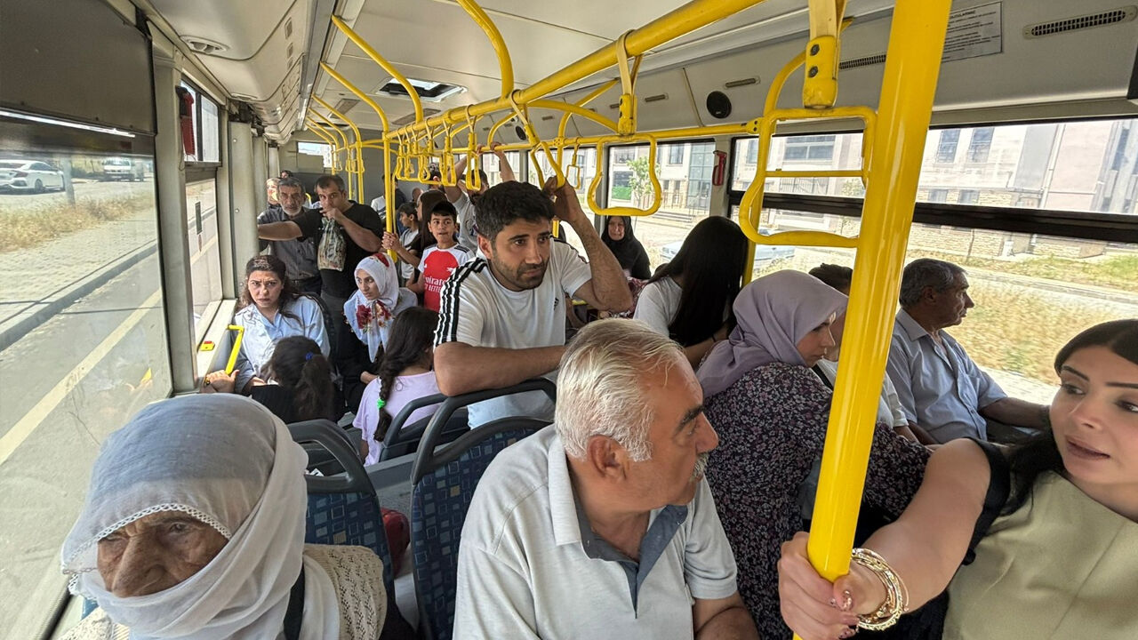 Diyarbakır Oğlaklı Toki̇’de Ulaşım Isyanı!2
