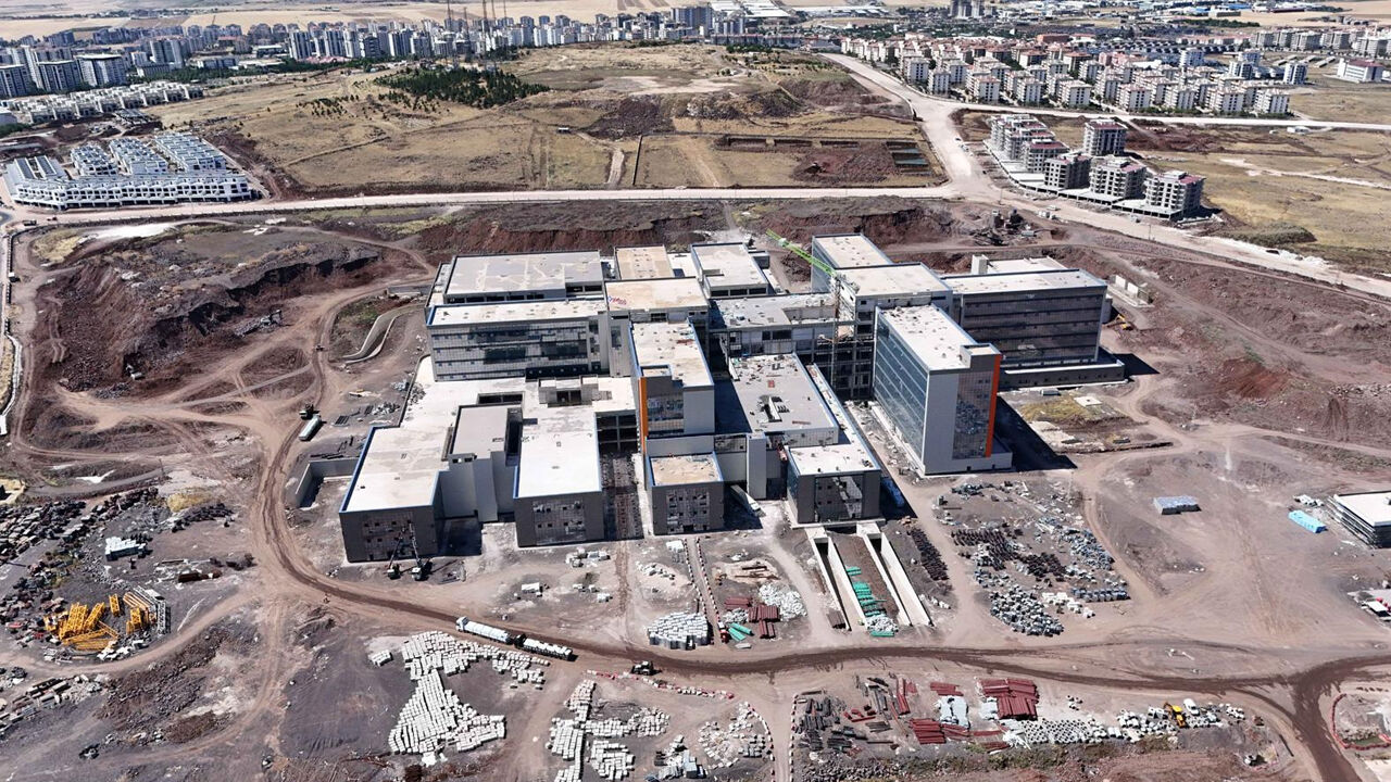 Diyarbakır Şehir Hastanesinin Yüzde 86’Sı Tamamlandı