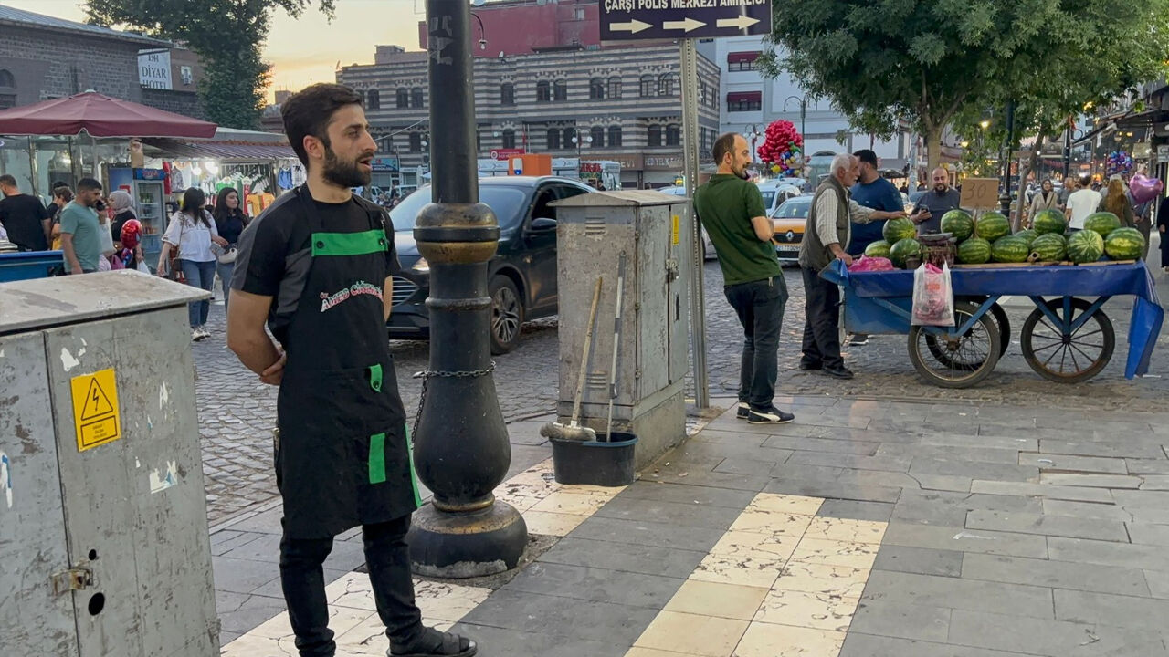 Diyarbakır Sur'da Kaldırımdaki Ciğer Tezgâhlarına Yasak Şoku!4