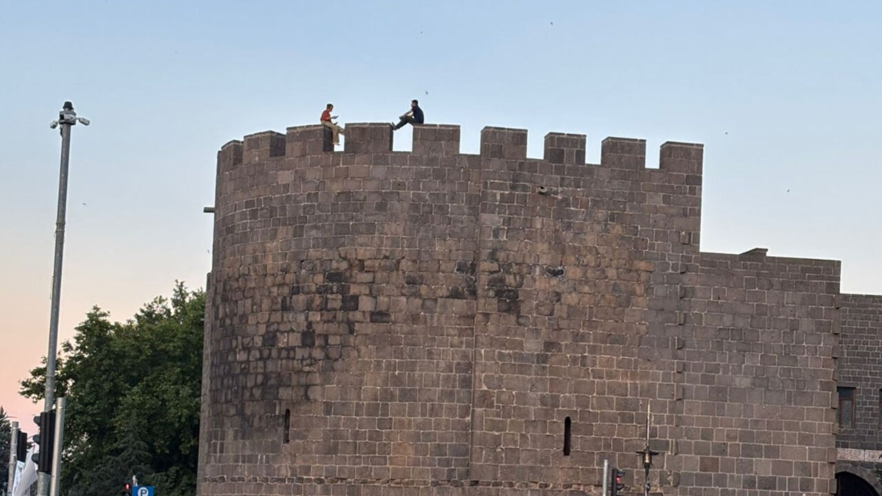 Diyarbakır Surlarında Tehlikeli Hareketler2