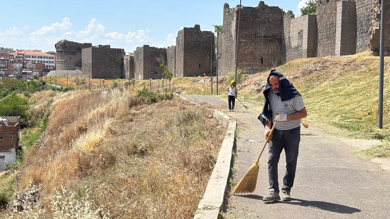 Diyarbakır Surlarında Yaza Hazırlık Mesaisi2