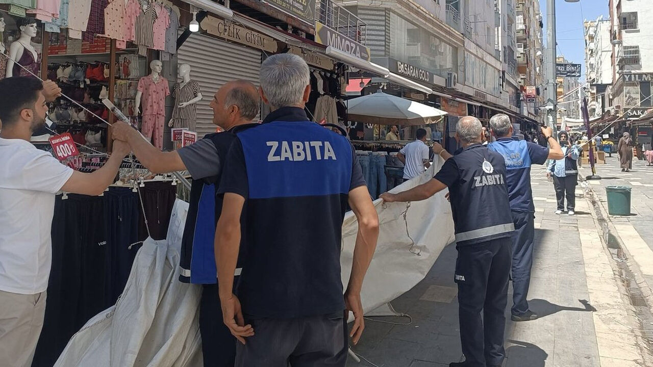 Diyarbakır’da Cadde Üzerindeki Brandalar Kaldırıldı