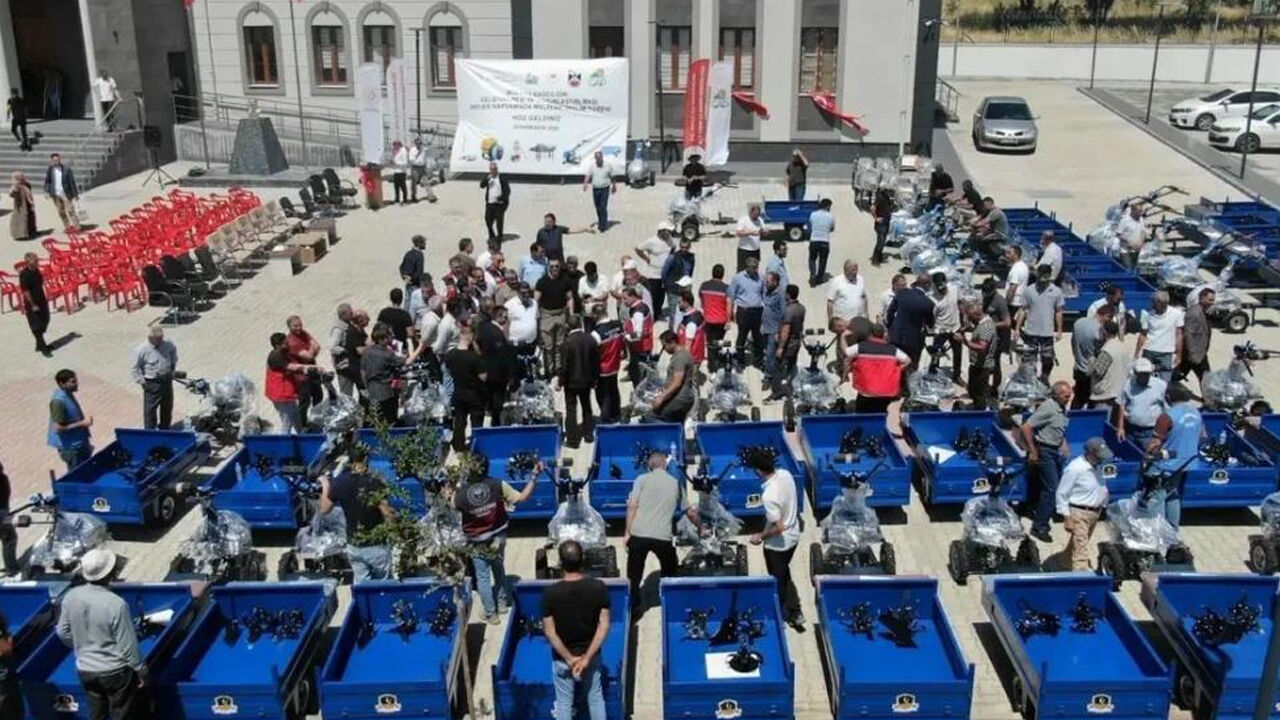 Diyarbakır’da Çiftçilere Yüzde 50 Hibeli Tarım Aletleri Dağıtıldı