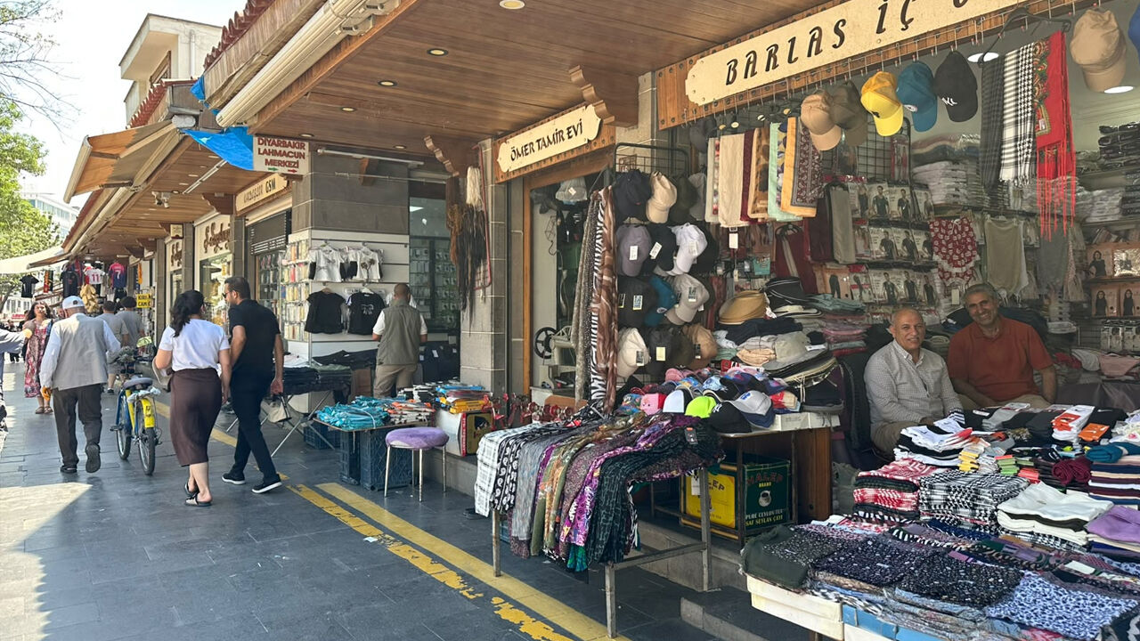 Diyarbakır’da Esnaf Sarı Çizgiye Çekildi2