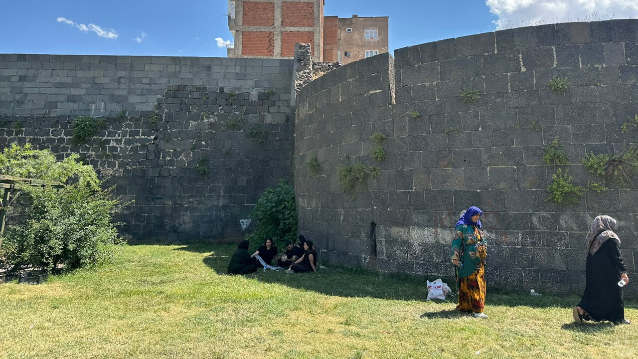 Diyarbakır’da Meydanlar Boşaldı2