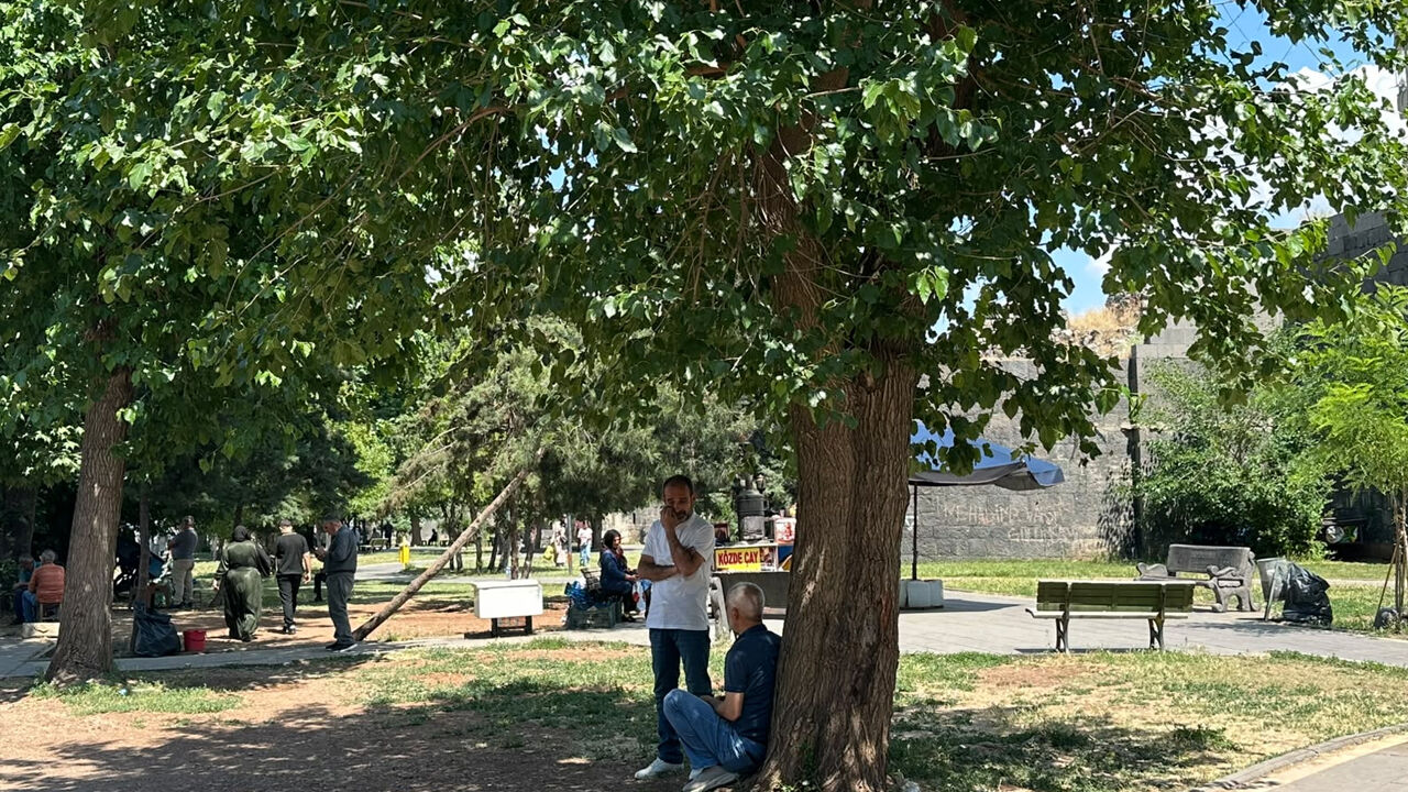 Diyarbakır’da Meydanlar Boşaldı3