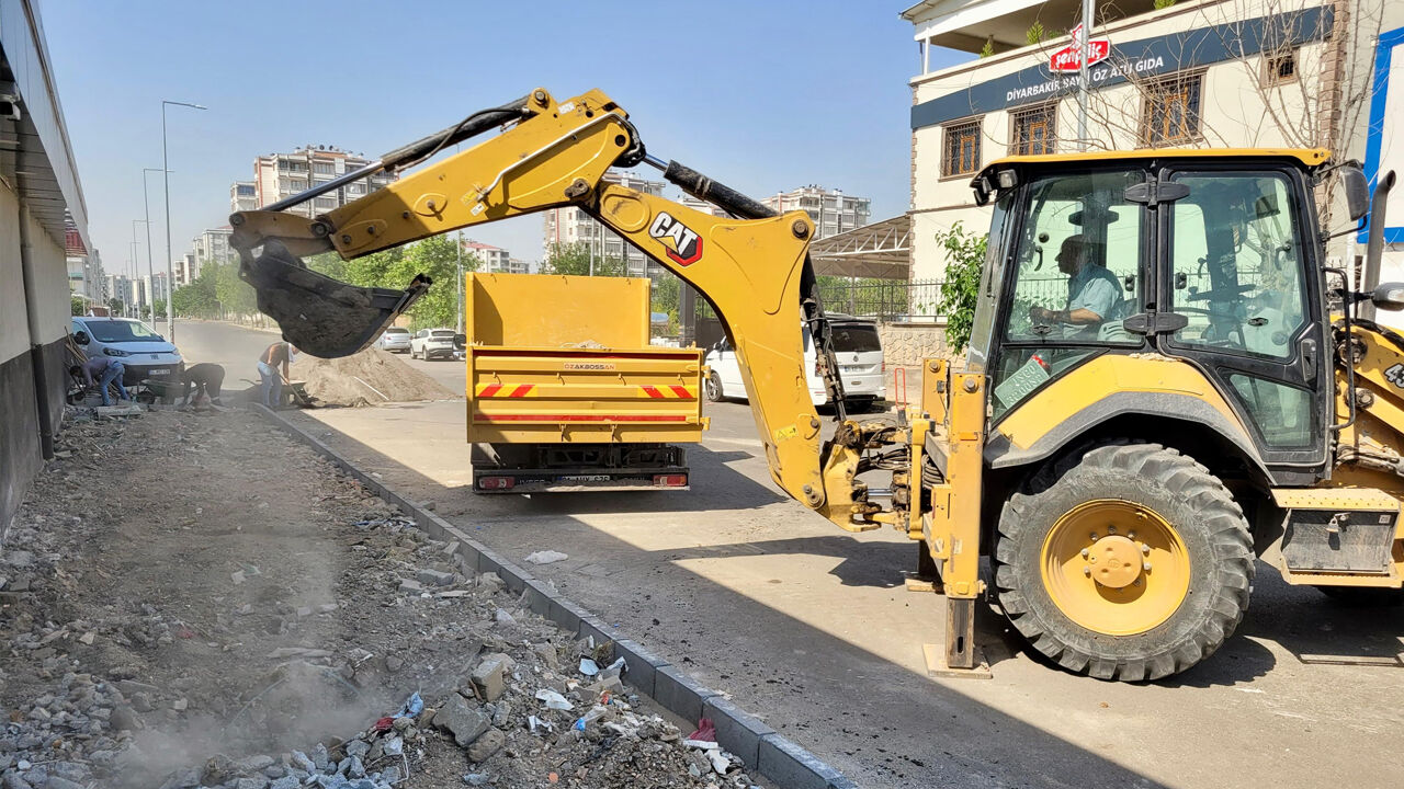 Diyarbakır’da O Caddede Kaldırımlar Yenileniyor2