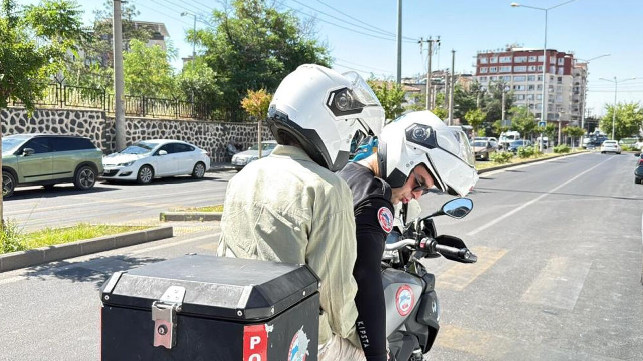 Diyarbakır'da Okulları Karıştıran Öğrenciler Son Dakikalarda Yetişti
