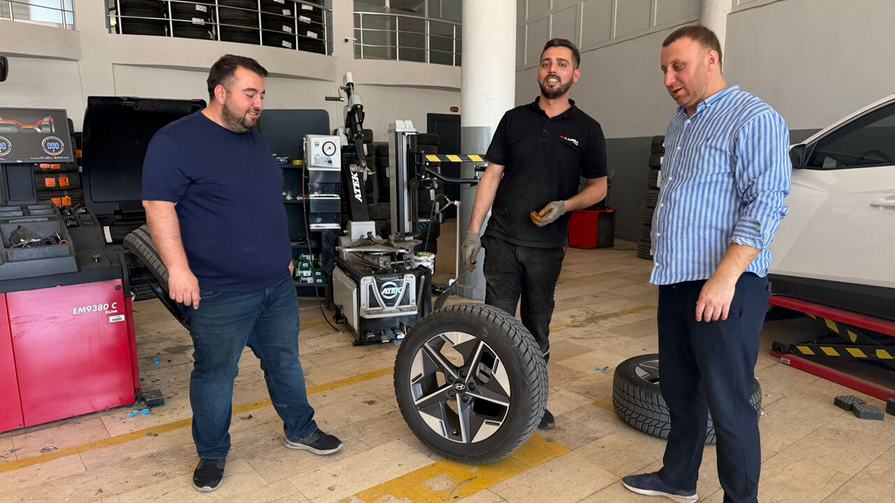 Diyarbakır’da Sürücüler Lastikçilere Akın Etti2
