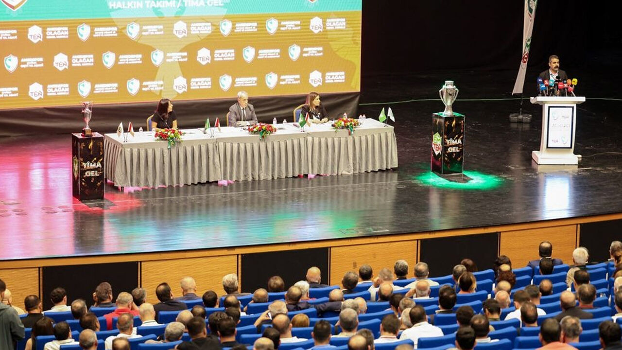 Halkın Takımı Mı, Seçilmişlerin Takımı Mı1