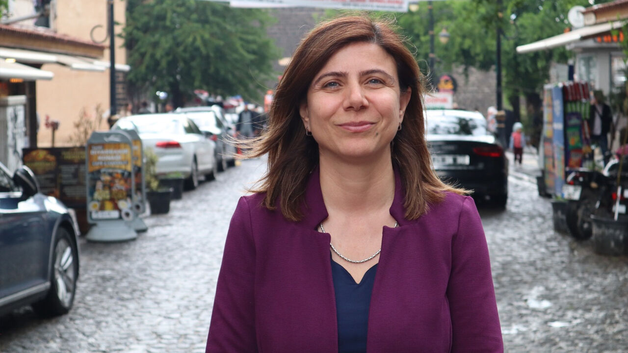 Serra Bucak2-3