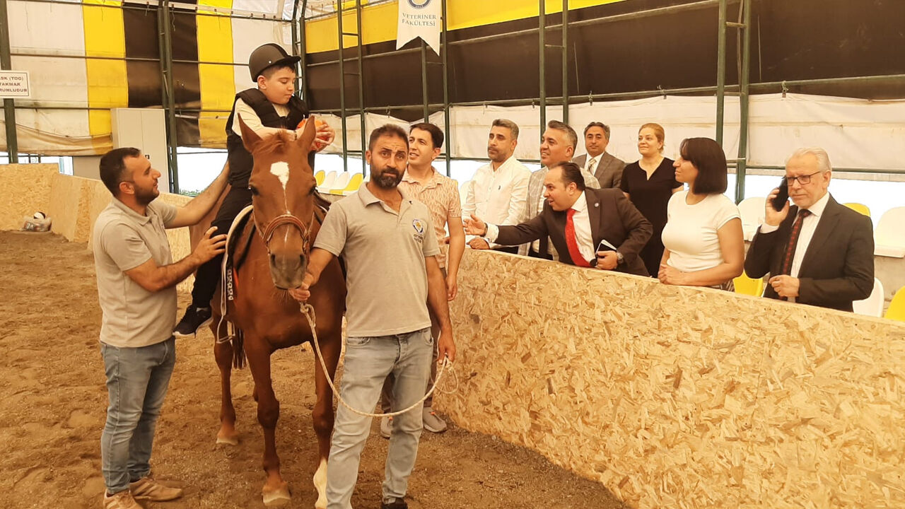 Türkiye’deki Ilk Merkez ‘At Terapisi’ Diyarbakır’da3
