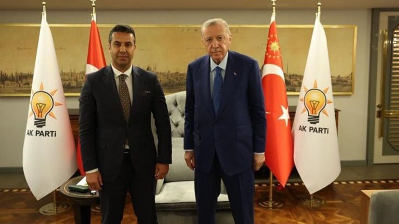 A K P A R T İ D İ Y A R B A K İ R