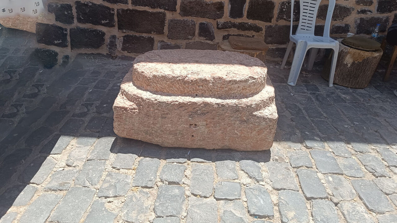 Diyarbakır'da Sokakta Unutulan 6 Bin Yıllık Tarih1