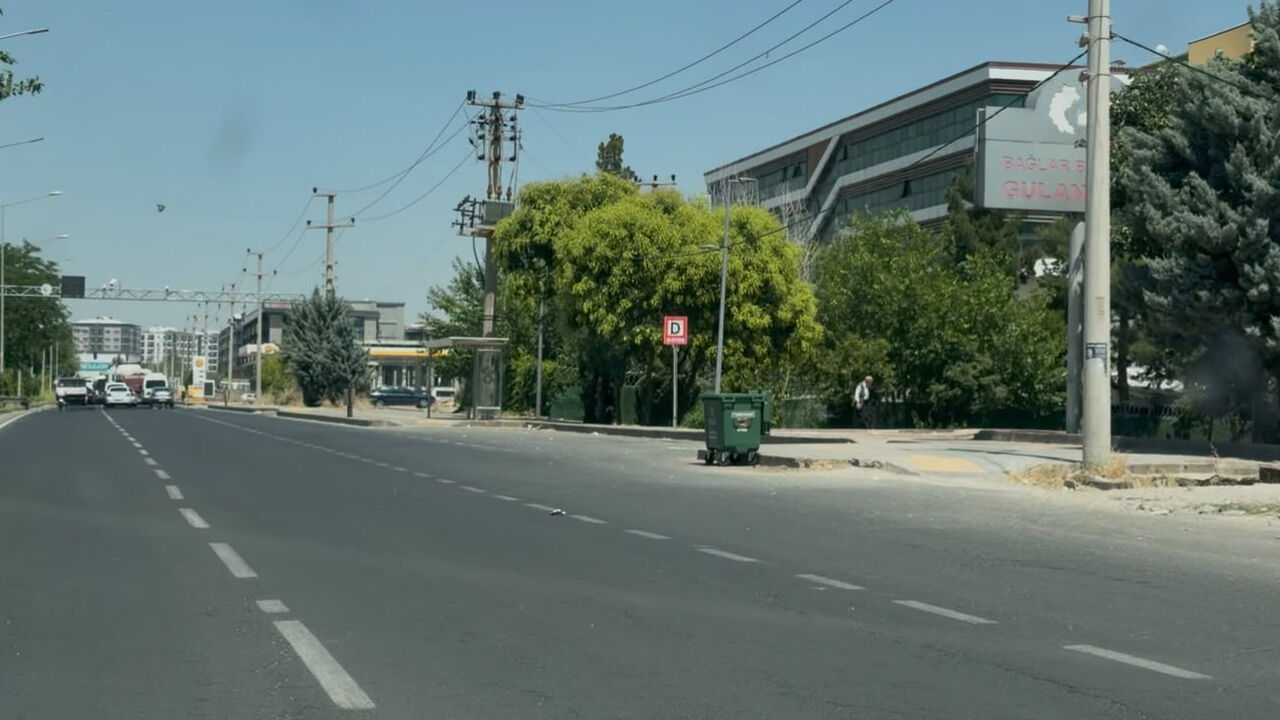 Diyarbakır'da Temizlik Için Konulan Konteynerler Tehlike Saçıyor2