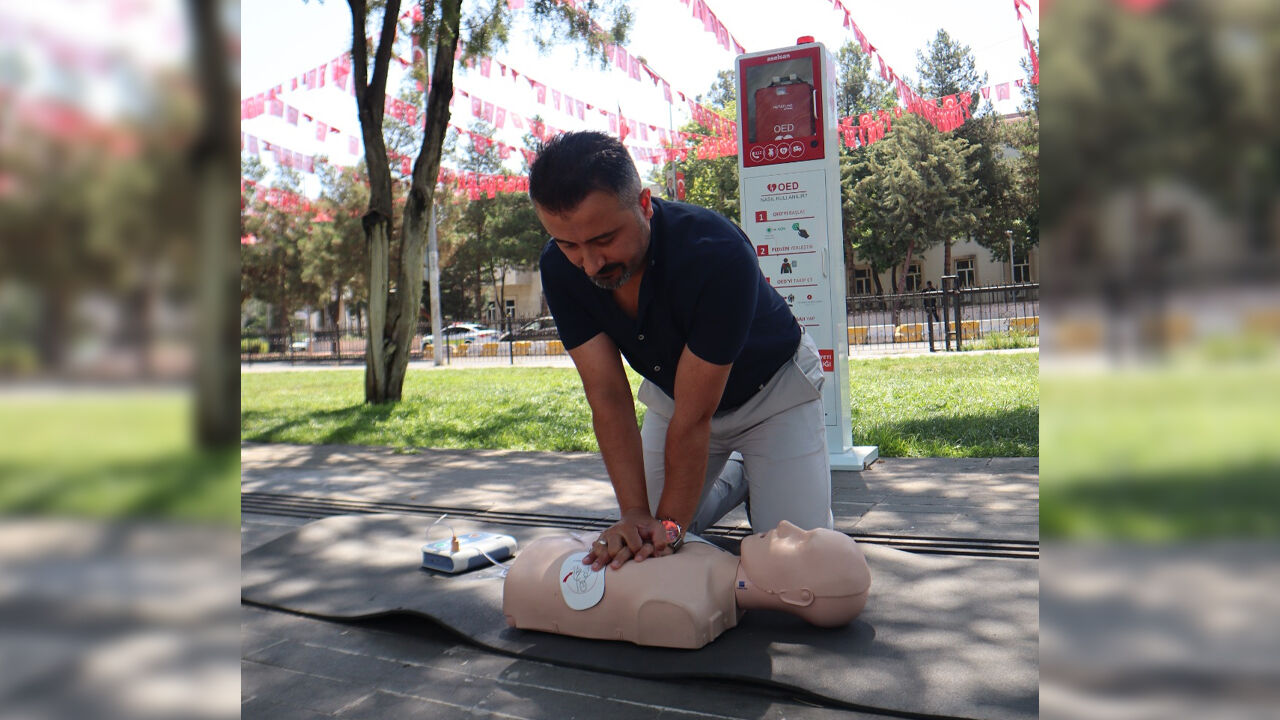 Diyarbakır'ın 4 Noktasına Hayat Kurtaran Cihaz Yerleştirildi5