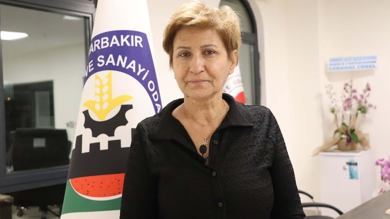 Diyarbakır'ın Sevilen Isimlerinden Nevin İl Hayatını Kaybetti