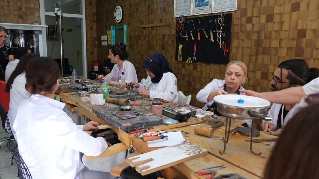 Diyarbakırlı Kadınların Emeğiyle Bin Yıllık Zanaatlar Hayat Buluyor10