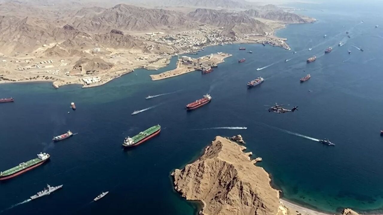 Hurmuz Bogazi Gemilere Kapali-4
