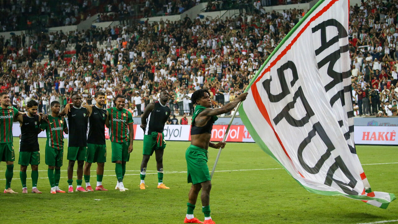 Amedspor’un Tarihi Gecesinde Zafer Pozu3