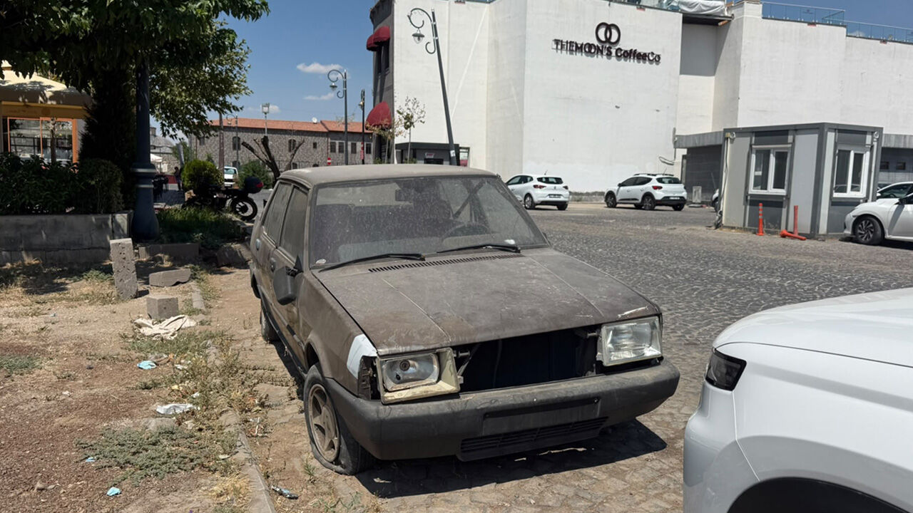 Diyarbakır'da Gizemli Araç!2