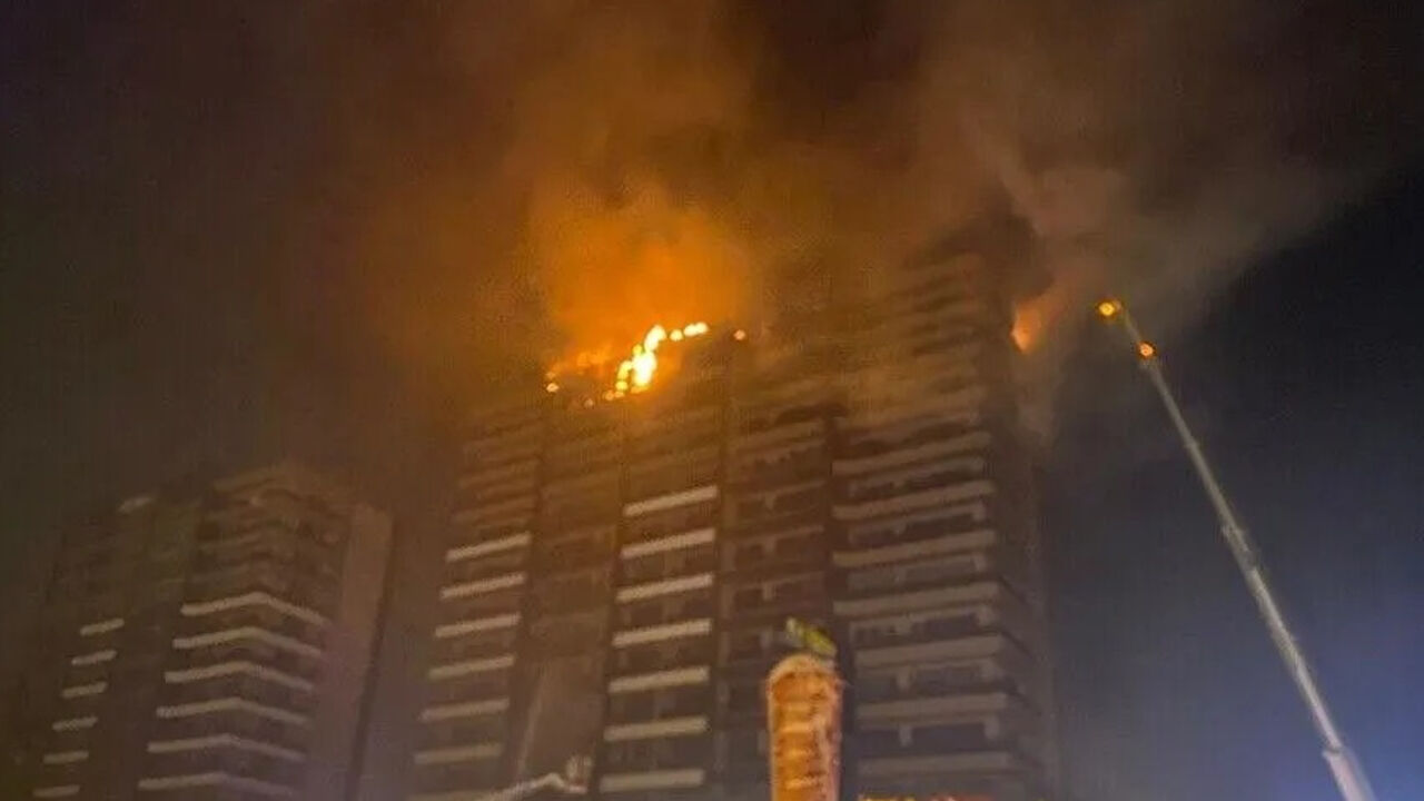 Diyarbakır'da Plaza Yangınının Nedeni Ile Ilgili Belediye Raporunu Paylaştı