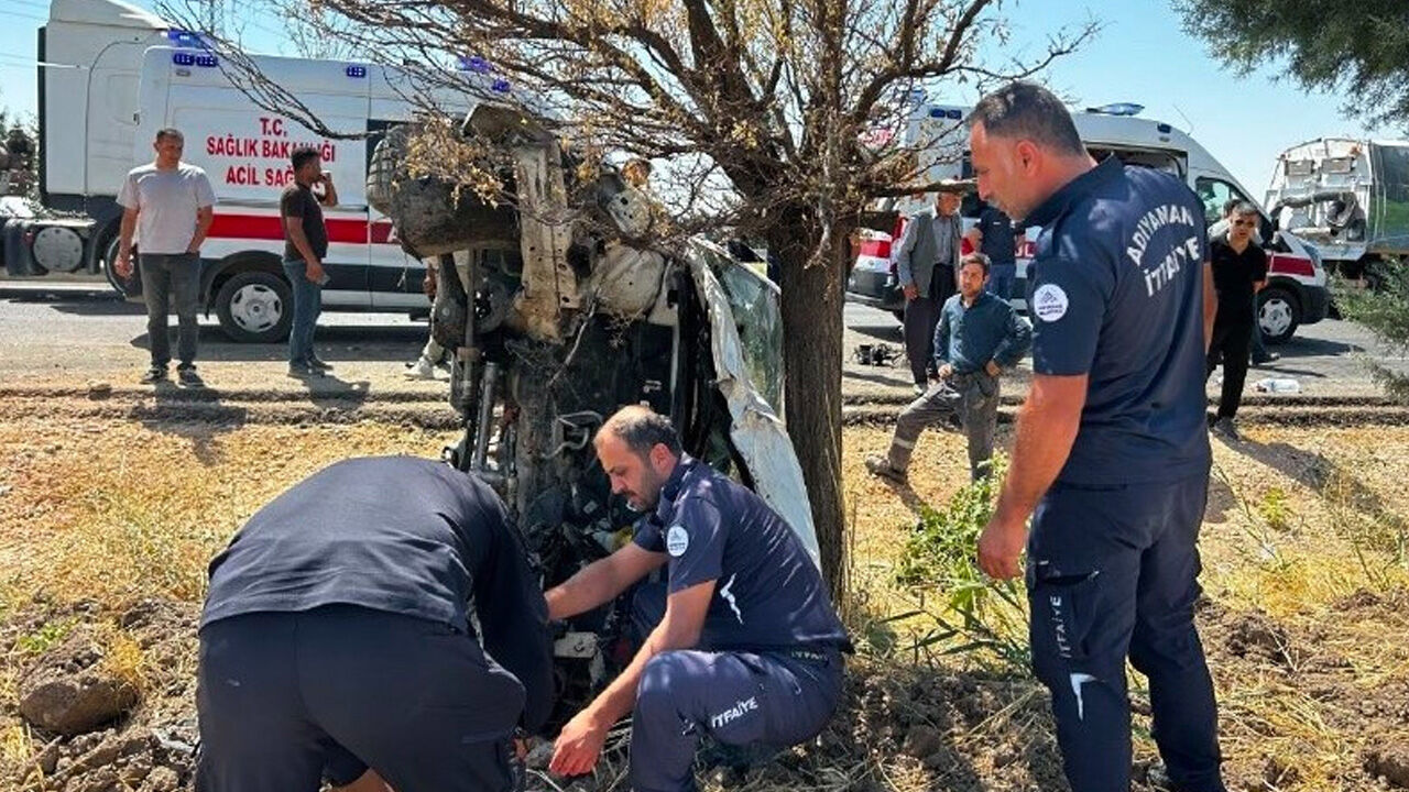 Düğün Törenine Giderken Kaza Yaptı