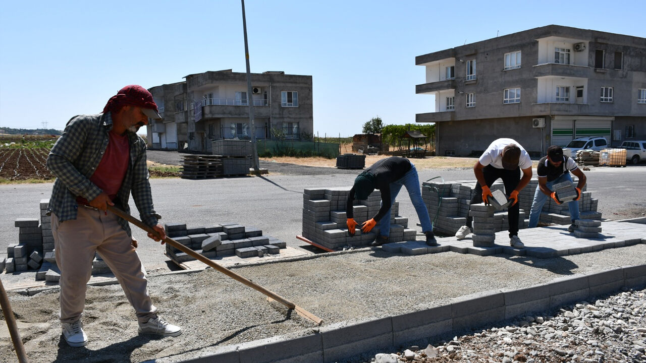 Güneydoğu'da Bunaltıcı Sıcaklarda Çalışanlar Zorlu Mesai Yapıyor1