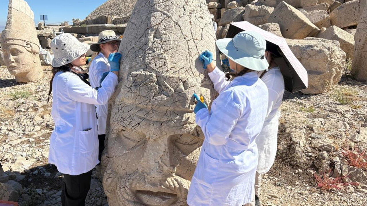 Nemrut’un Heykellerine 5 Yıllık Koruma Kalkanı
