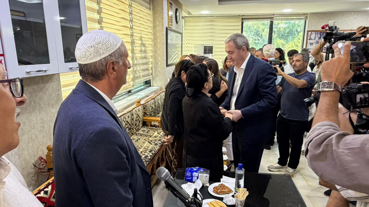 Tuncer Bakırhan’dan Diyarbakır’da Mehdi Zana’nın Taziyesine Ziyaret5