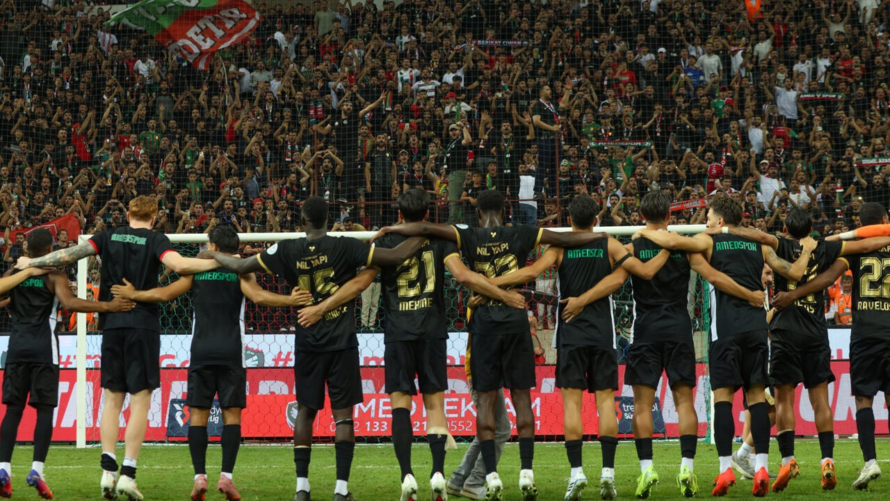 Amedspor, Hem Tarih Hem Plaka Yazdırdı3