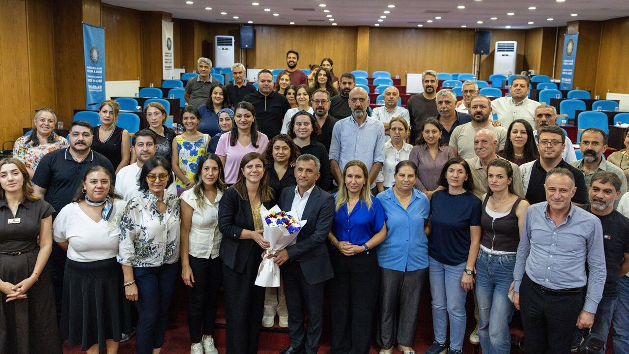 Diyarbakır Eşbaşkanı Ay, DBB Meclisi 1. Başkanvekilliğine seçildi