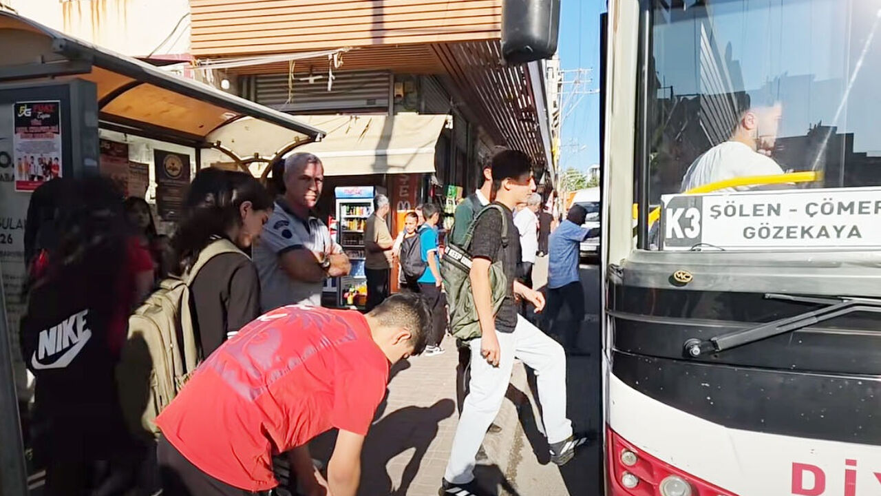 Diyarbakır Ergani’de Minibüs Krizi Büyüyor3