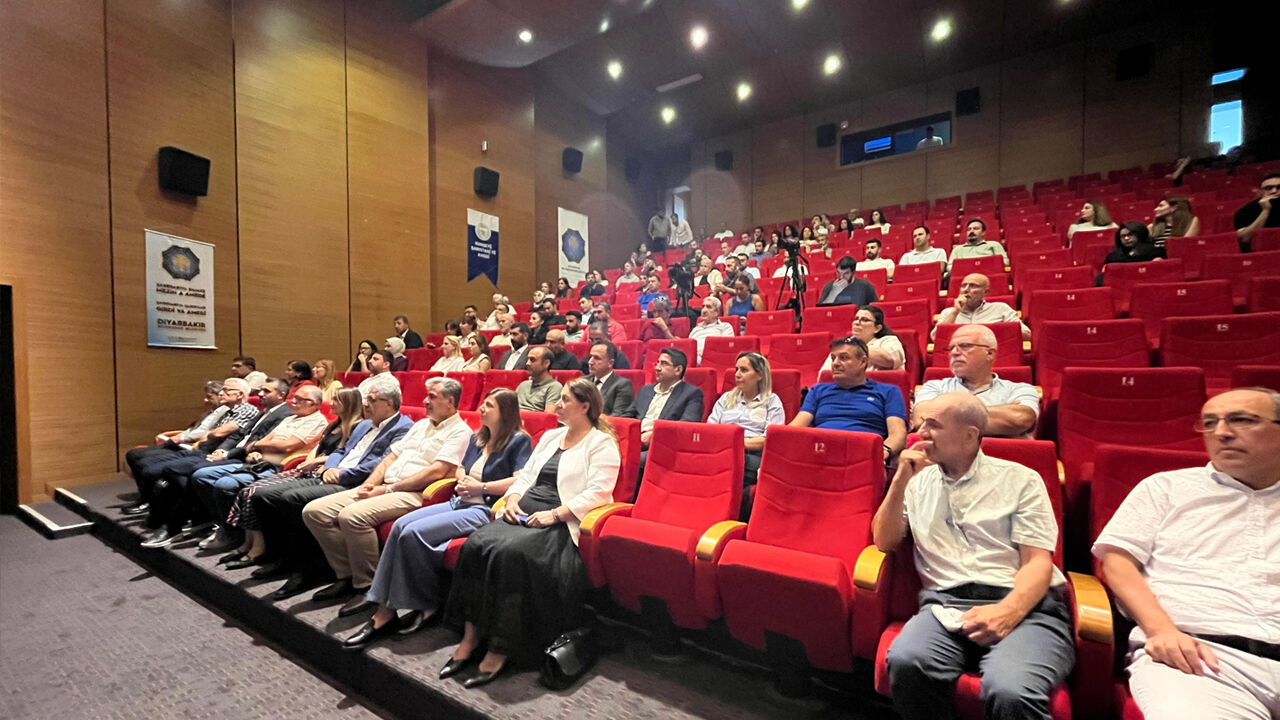 Diyarbakır Kalesi Ve Hevsel Bahçeleri Için Toplandılar2