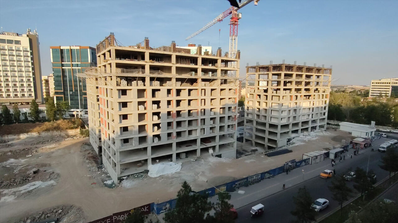 Diyarbakır’da 89 Kişinin Hayatını Kaybettiği Galeria’da Yaşam Yeniden Başlıyor5