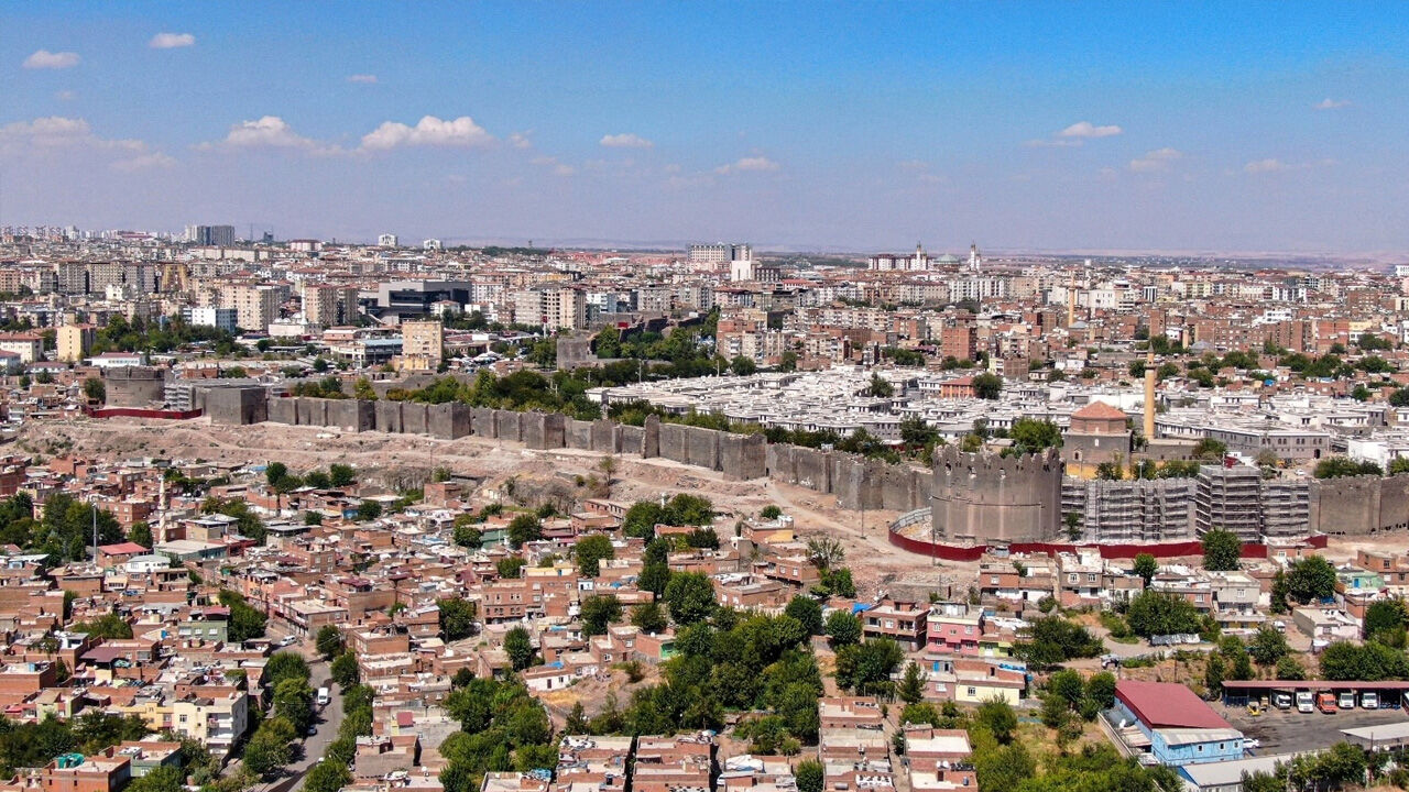 Diyarbakır’da Ev Sahibi Olmak Hayal, Kiralar Cep Yakıyor